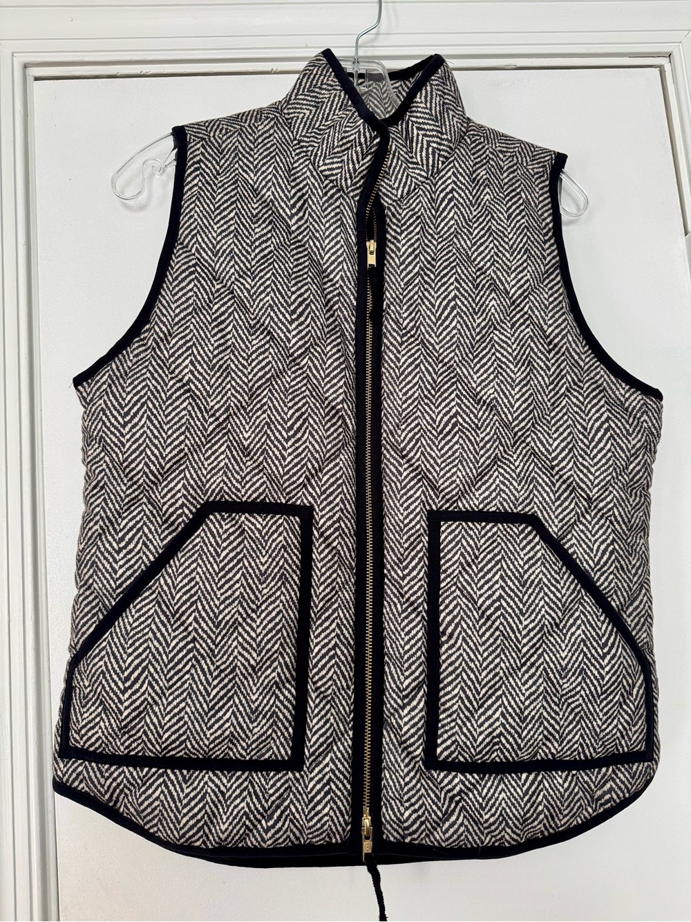 J. Crew Black and White Herringbone Quilted Vest Size Small